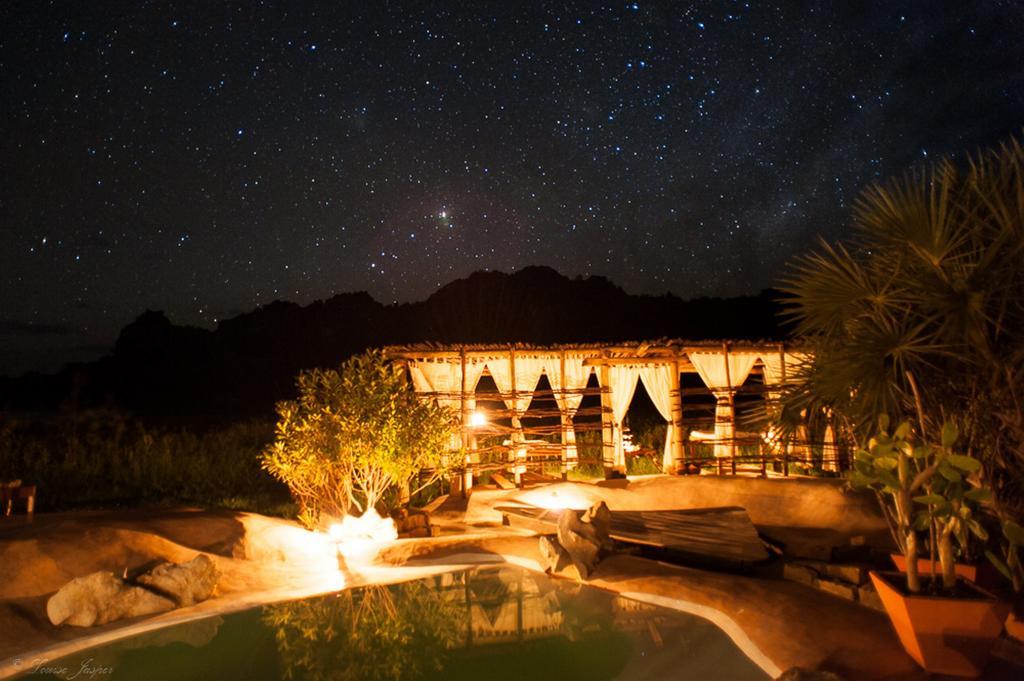 Отель Iharana Bush Camp Ambondromifehy Экстерьер фото