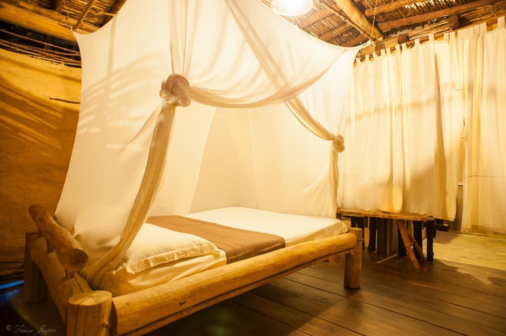 Отель Iharana Bush Camp Ambondromifehy Экстерьер фото